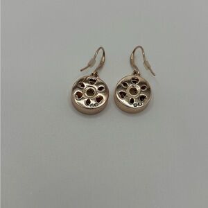 SO Gold Earrings with Heart Details